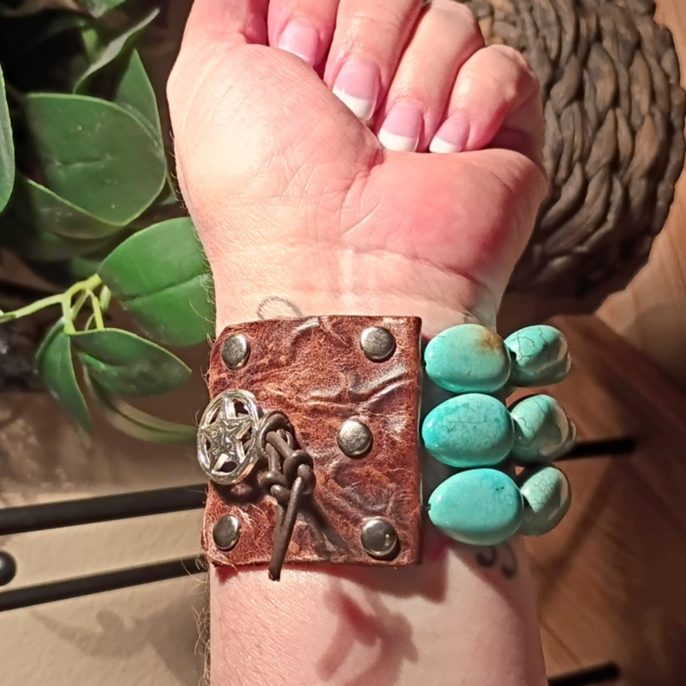 Genuine Handmade Turquoise Beaded Leather Bracelet - Picture 11 of 15